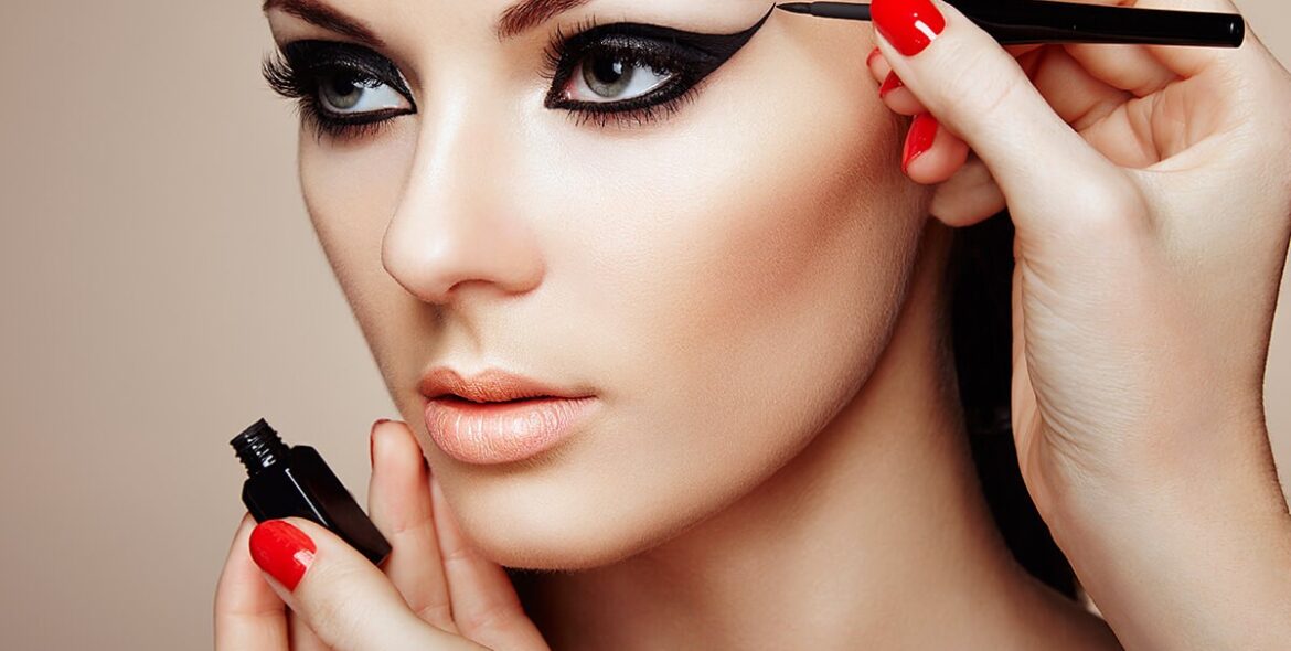 How to Make Eye Makeup for Beginners? Application Steps.