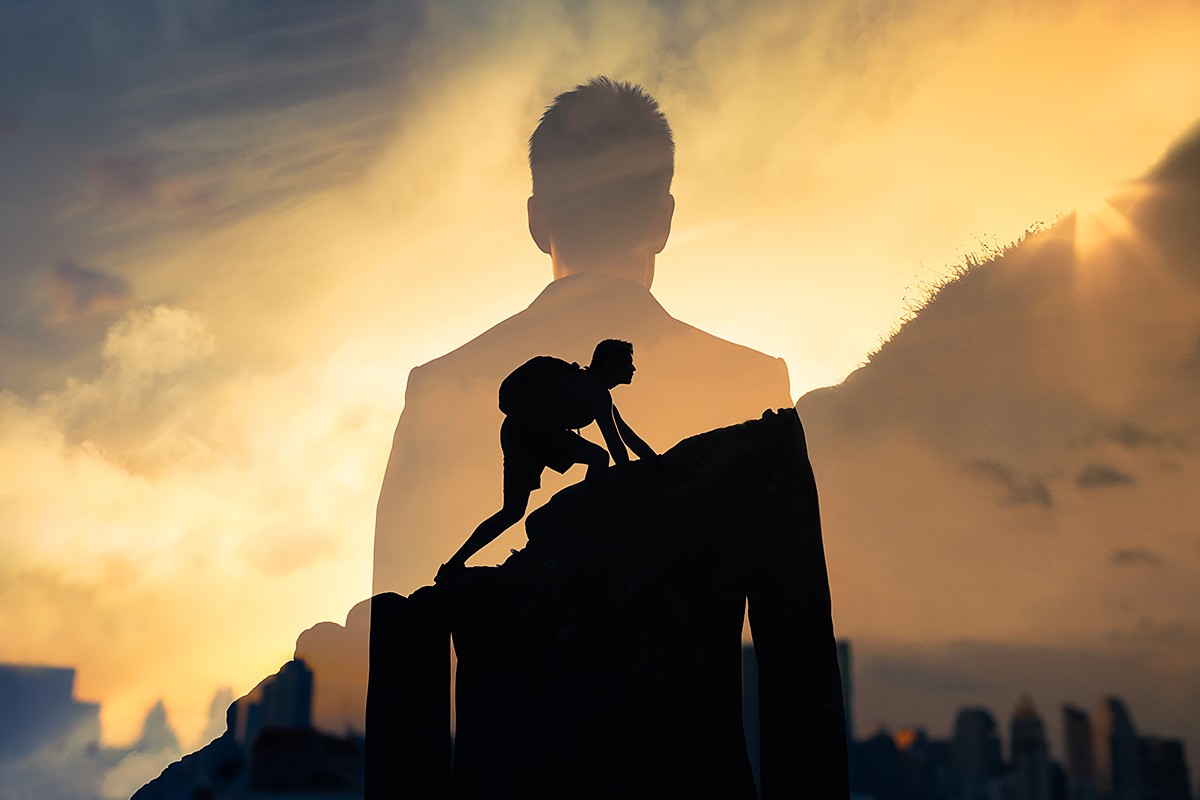 Image of a man who climbs the mountain