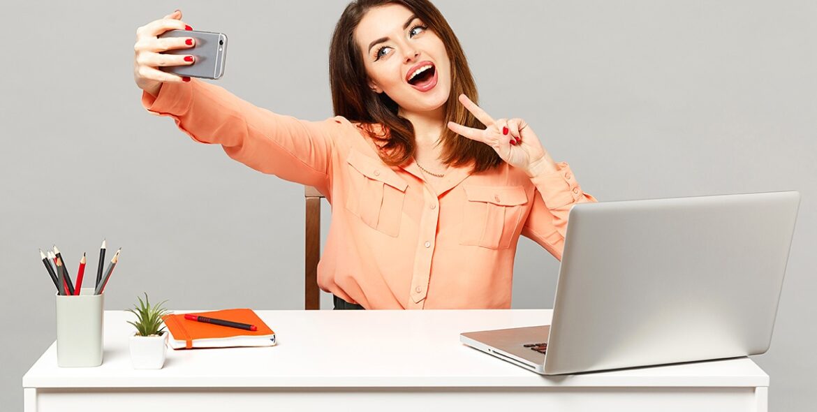 Psychology of Female Gestures and Facial Expressions