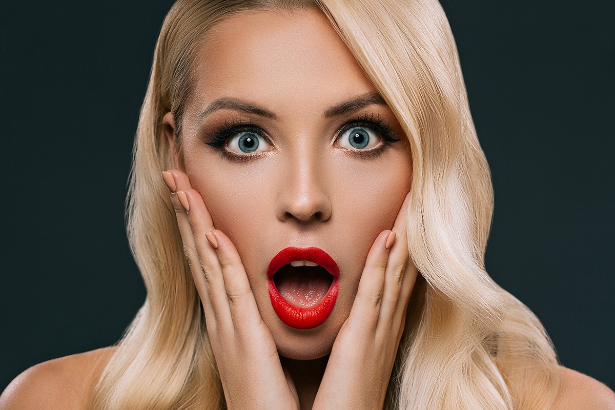 Image of a surprised woman