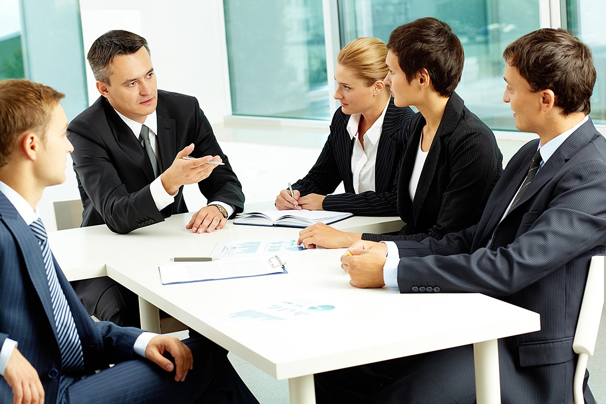 People are in business negotiations